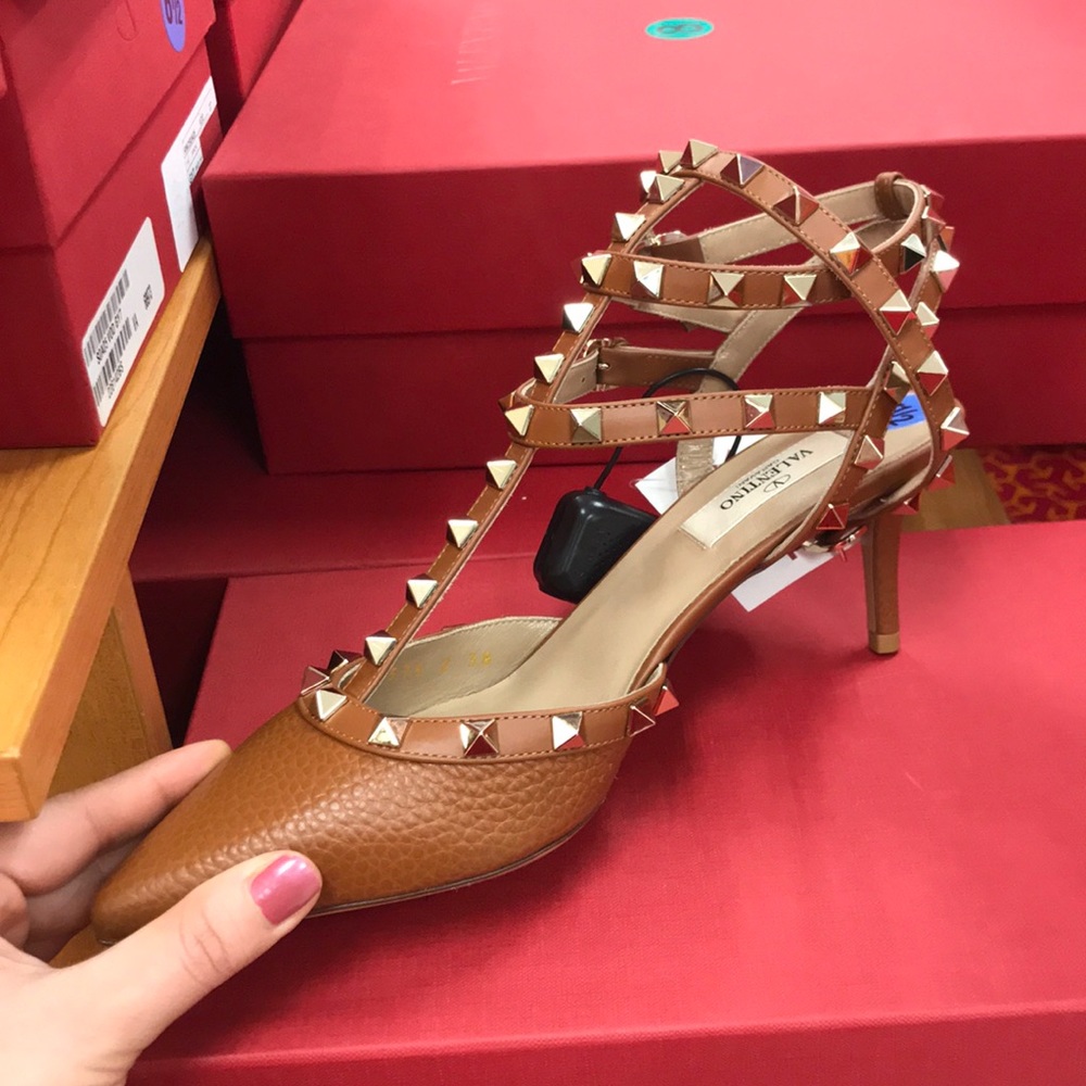 Breand new Valentino sandal